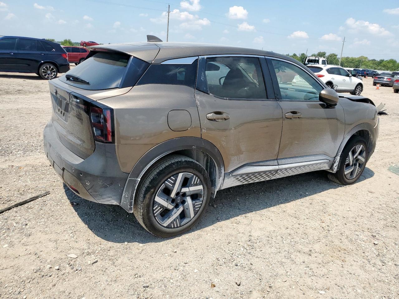 2025 NISSAN KICKS
