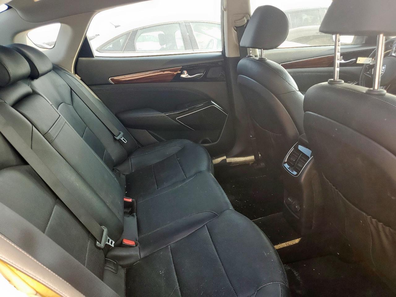 2017 KIA Cadenza