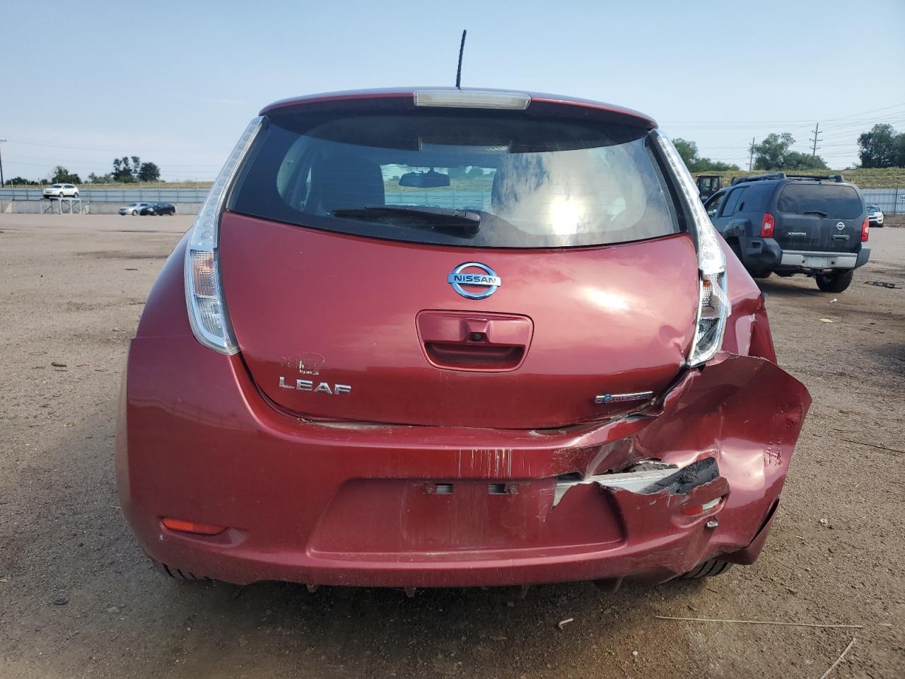 2015 NISSAN LEAF