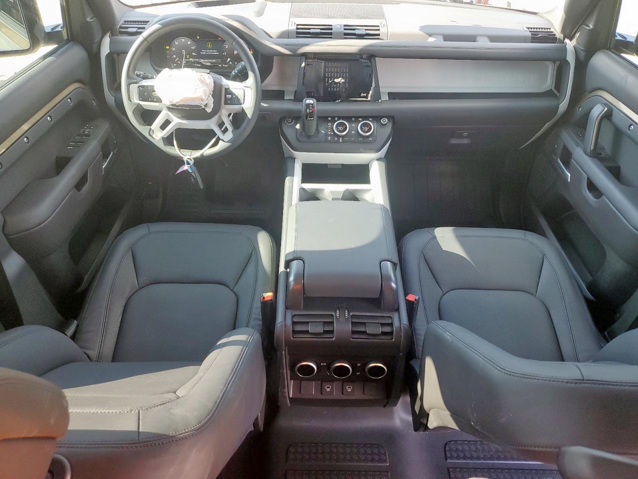 2025 LAND ROVER Defender