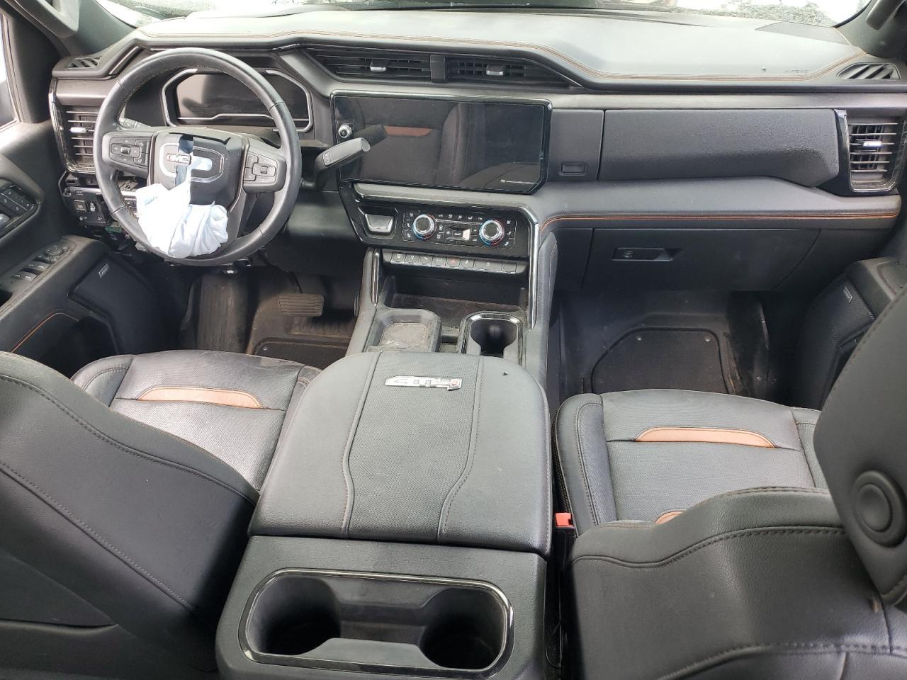2024 GMC Sierra