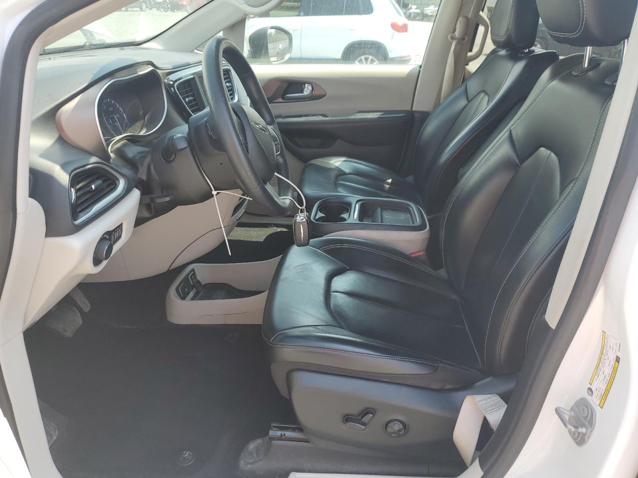 2021 CHRYSLER Voyager