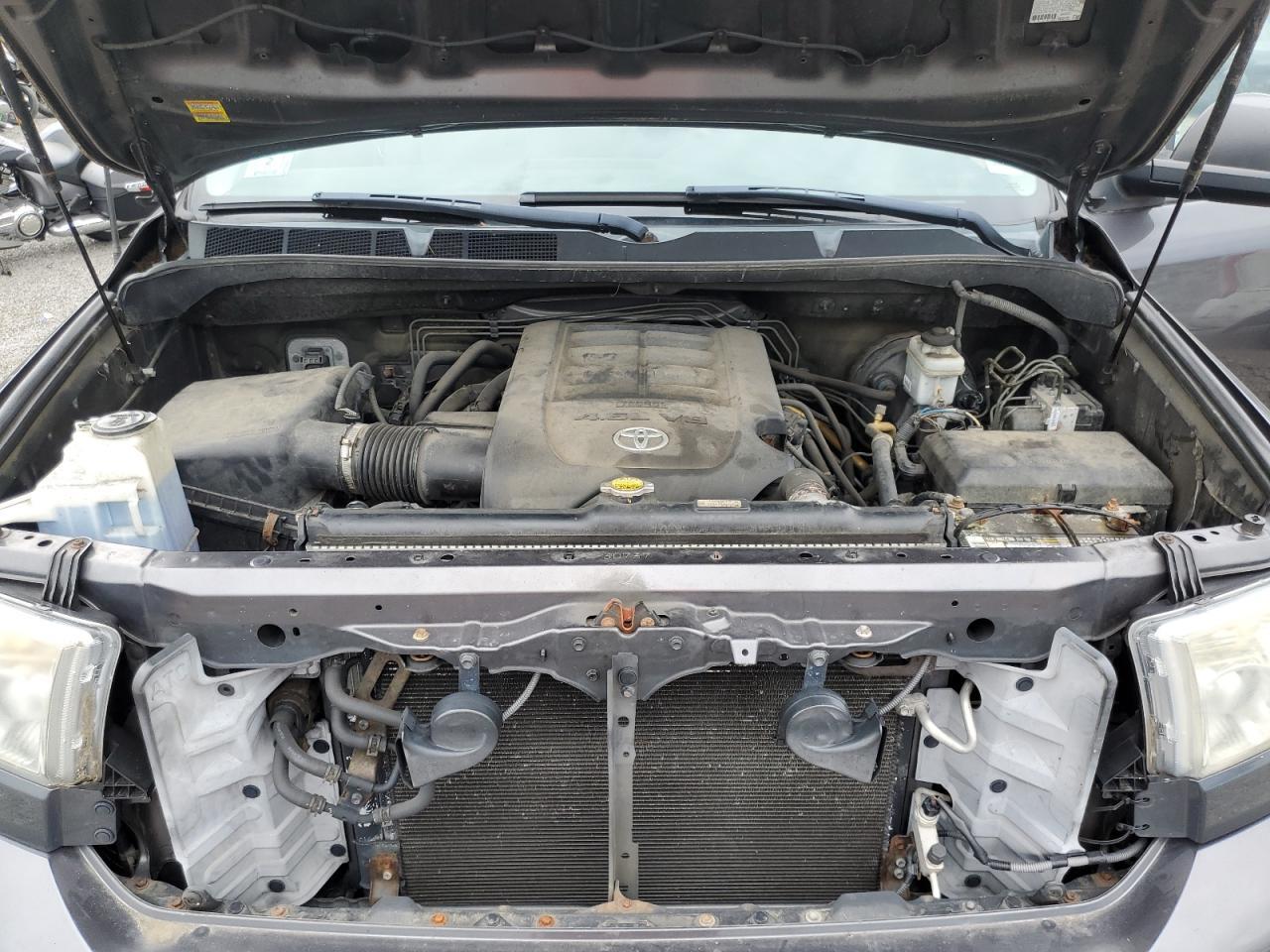 2011 TOYOTA TUNDRA