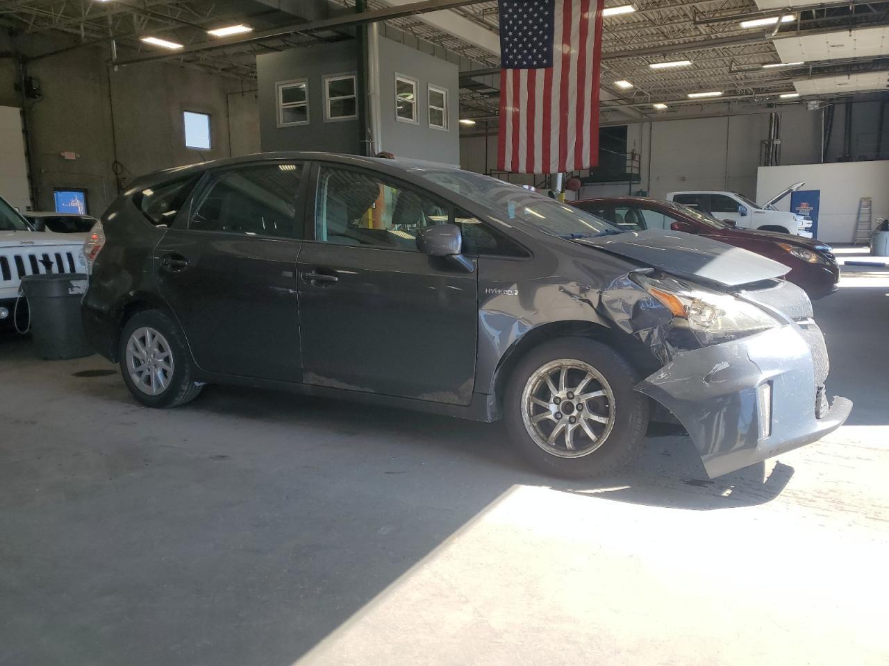 2013 TOYOTA PRIUS V