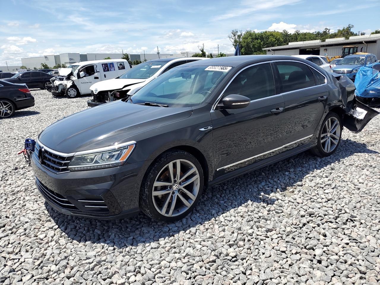 2017 VOLKSWAGEN Passat