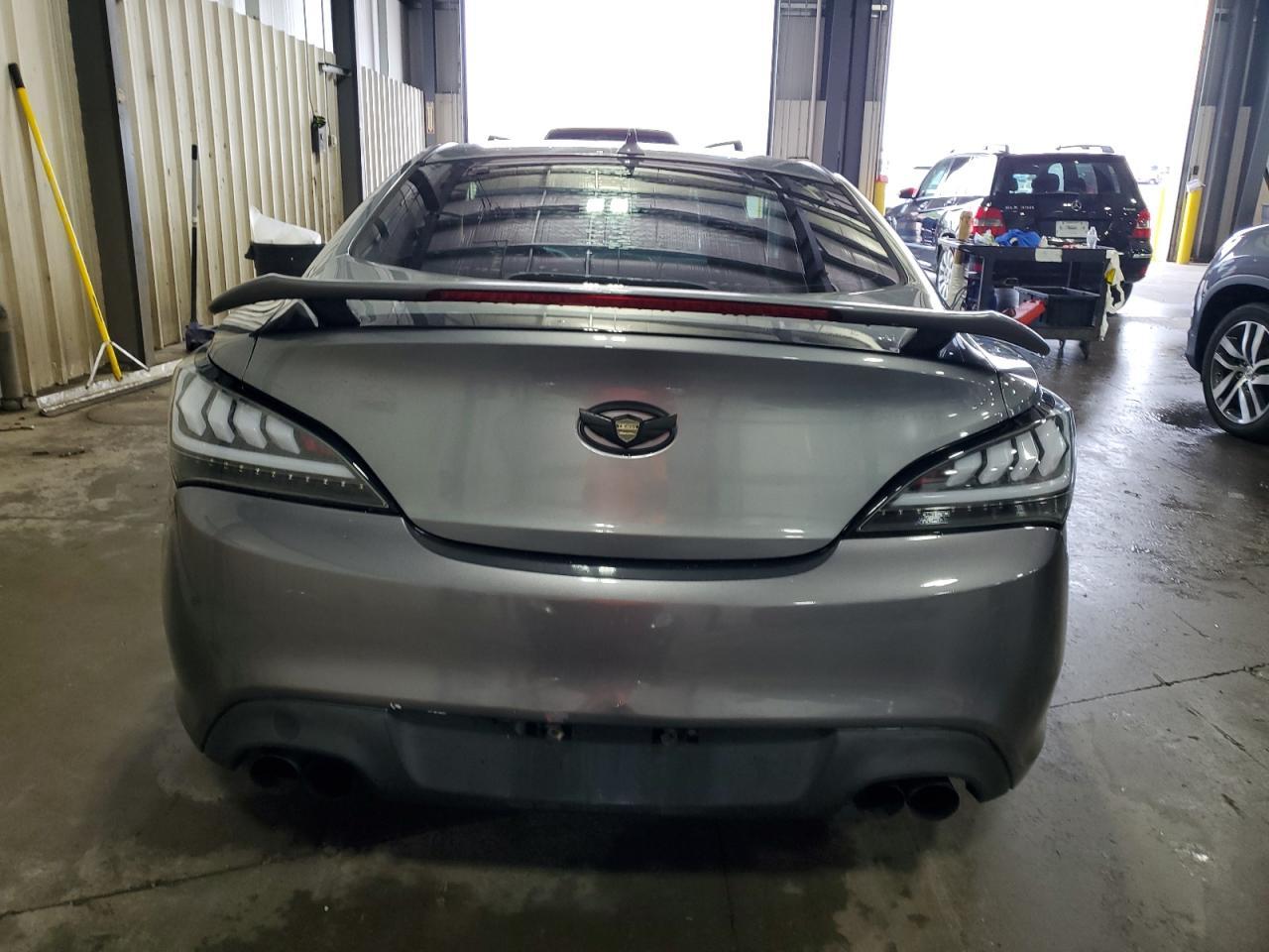 2010 HYUNDAI GENESIS
