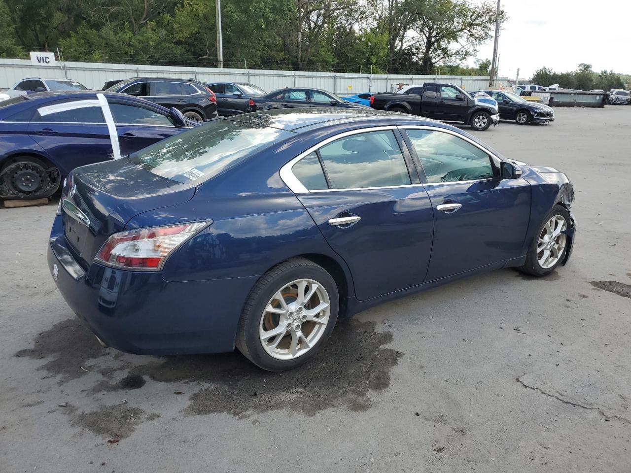 2012 NISSAN Maxima