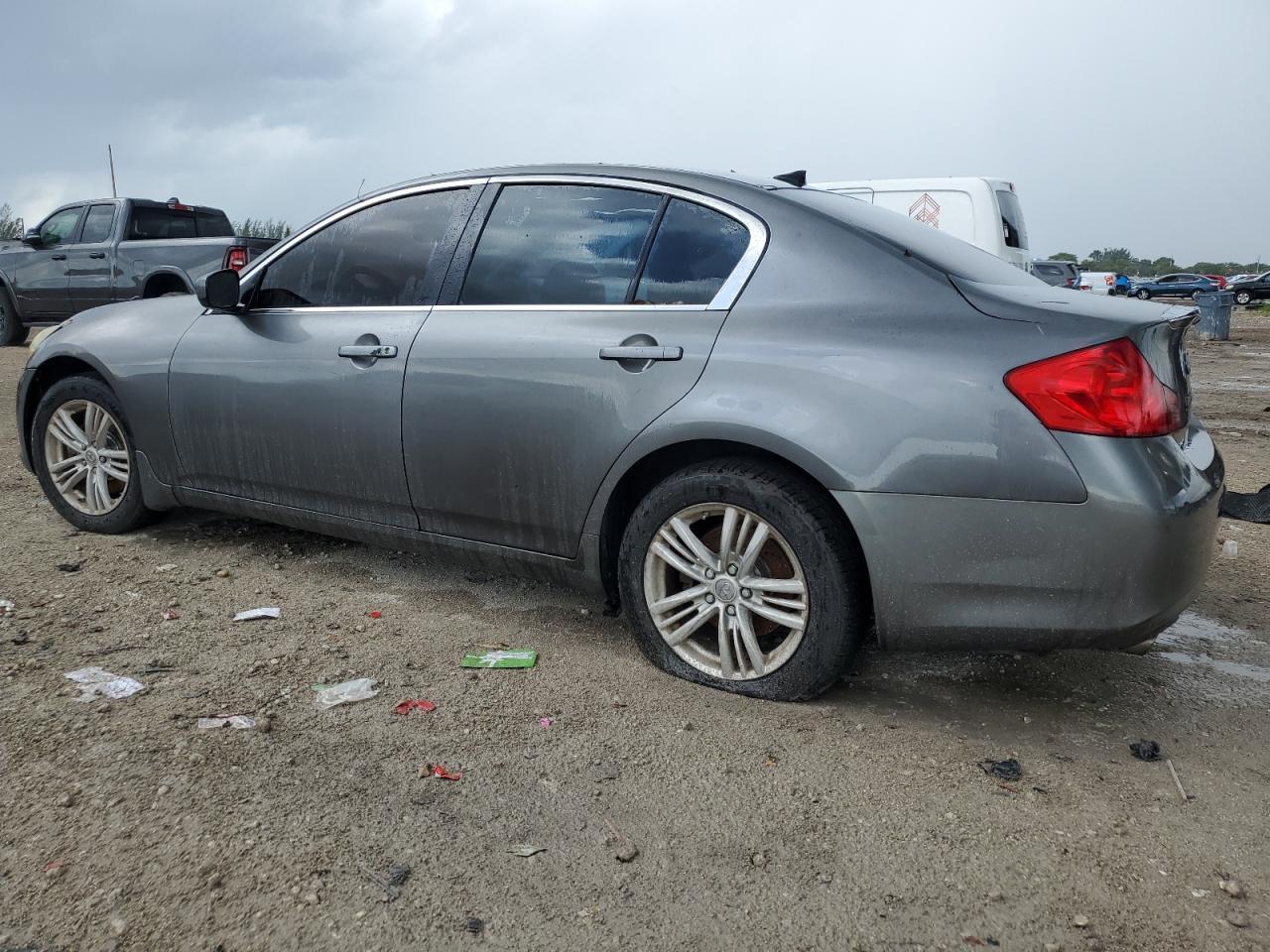 2011 INFINITI G37
