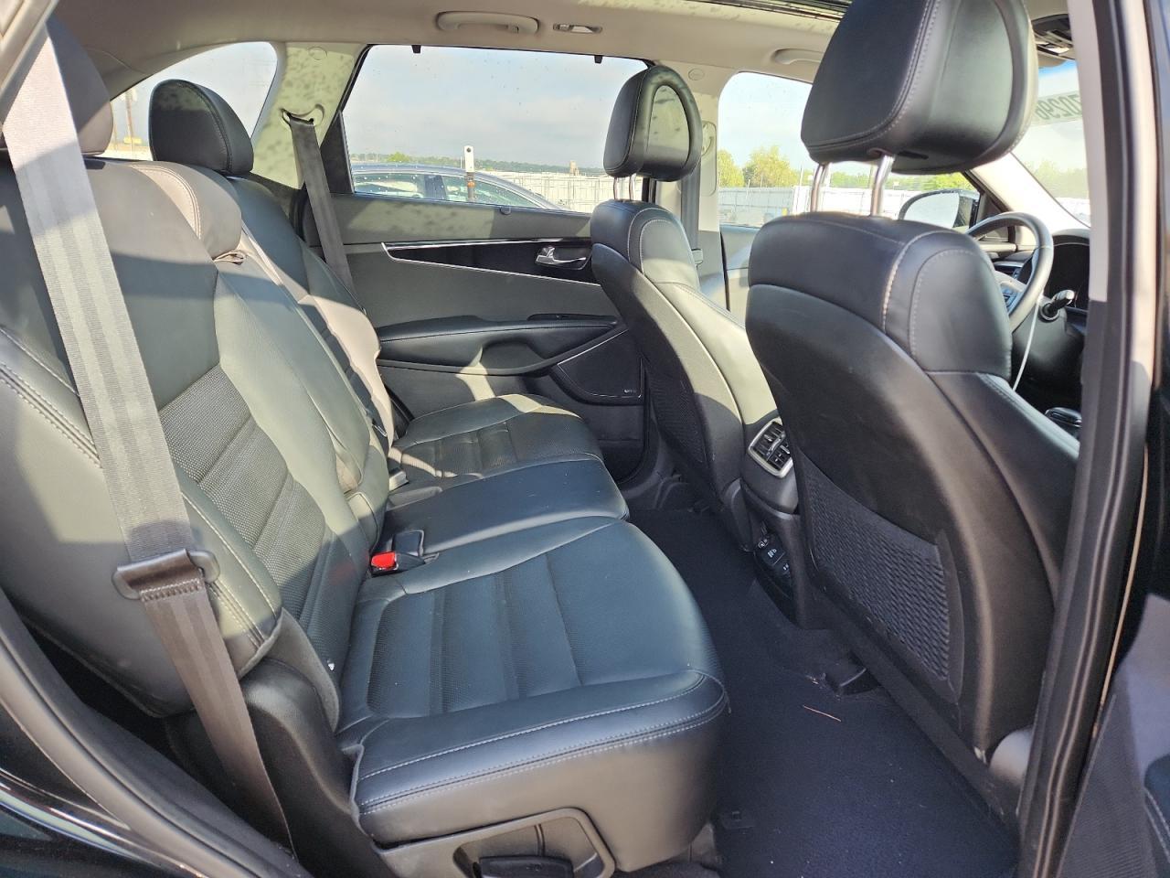 2016 KIA SORENTO