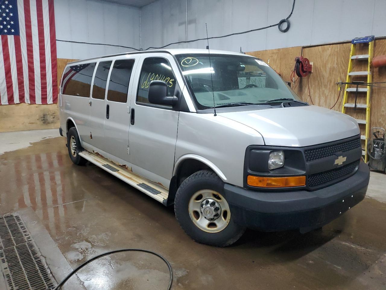 2012 CHEVROLET Express 3500