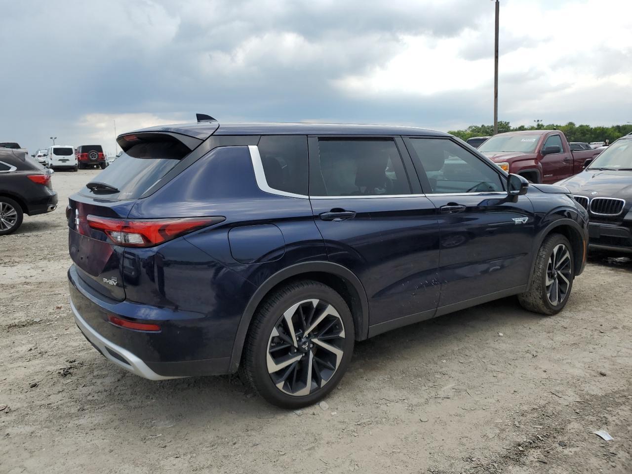 2025 MITSUBISHI outlander