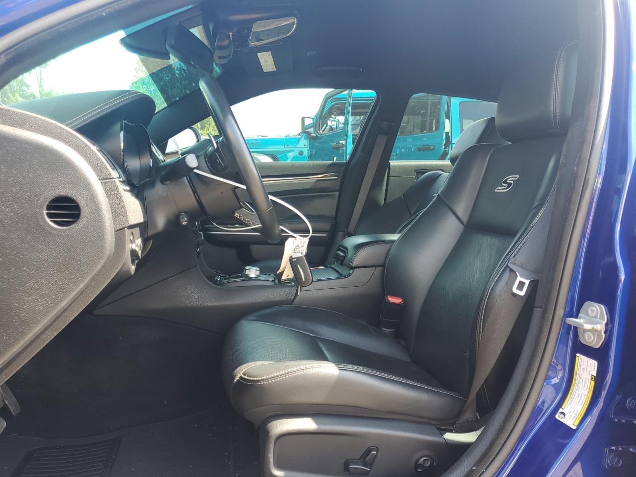 2019 CHRYSLER 300