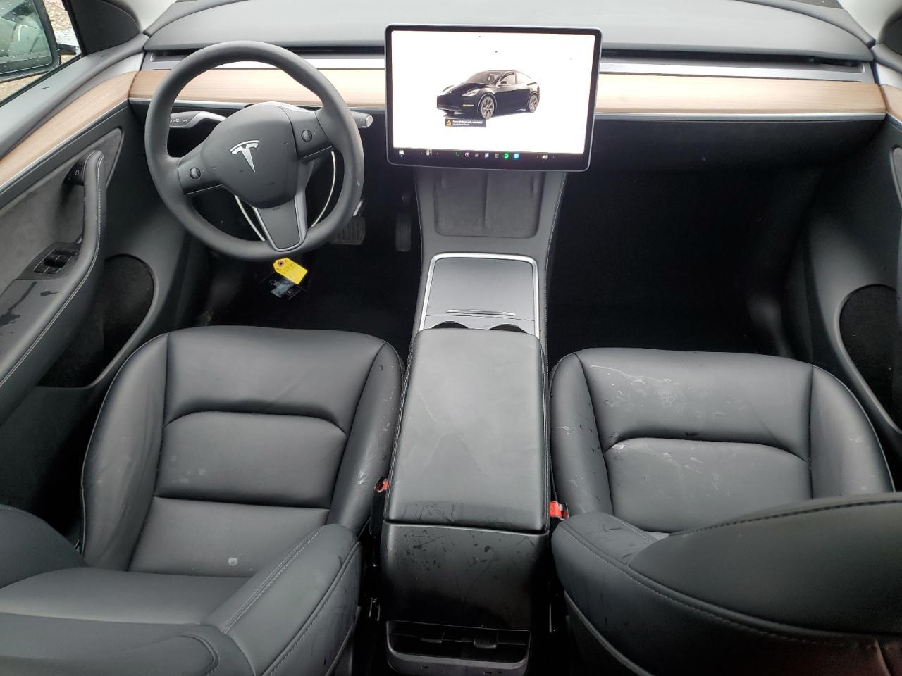 2025 TESLA MODEL Y