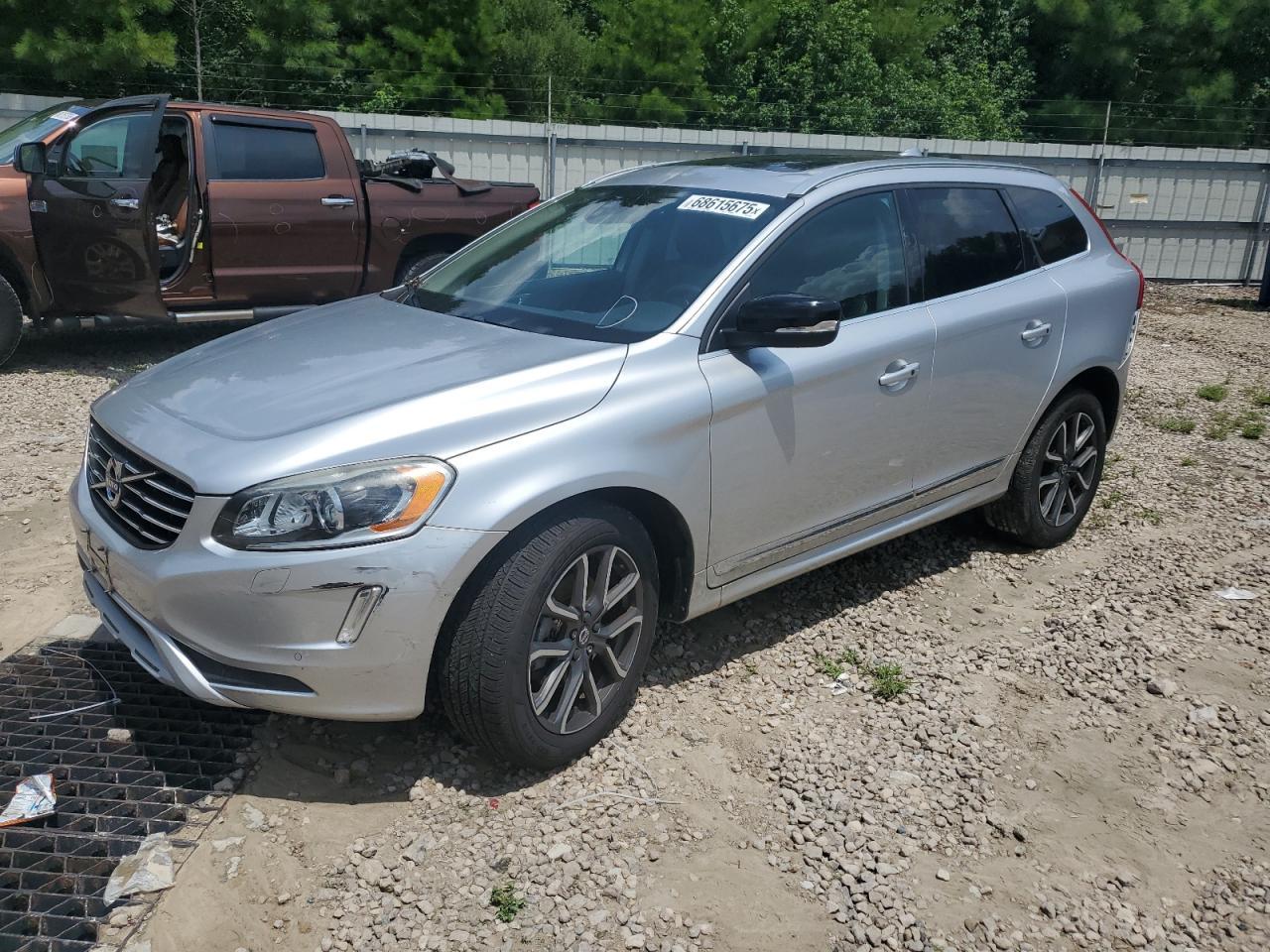 2017 VOLVO XC60