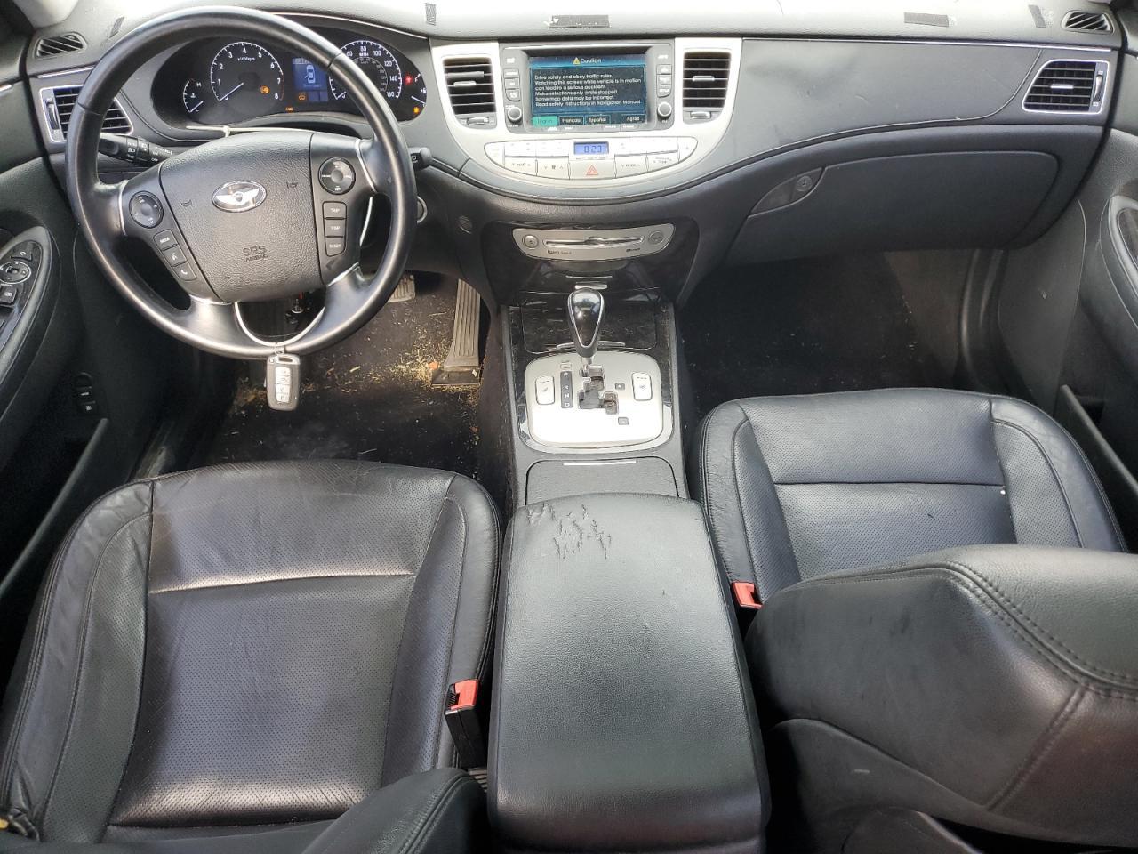 2013 HYUNDAI GENESIS
