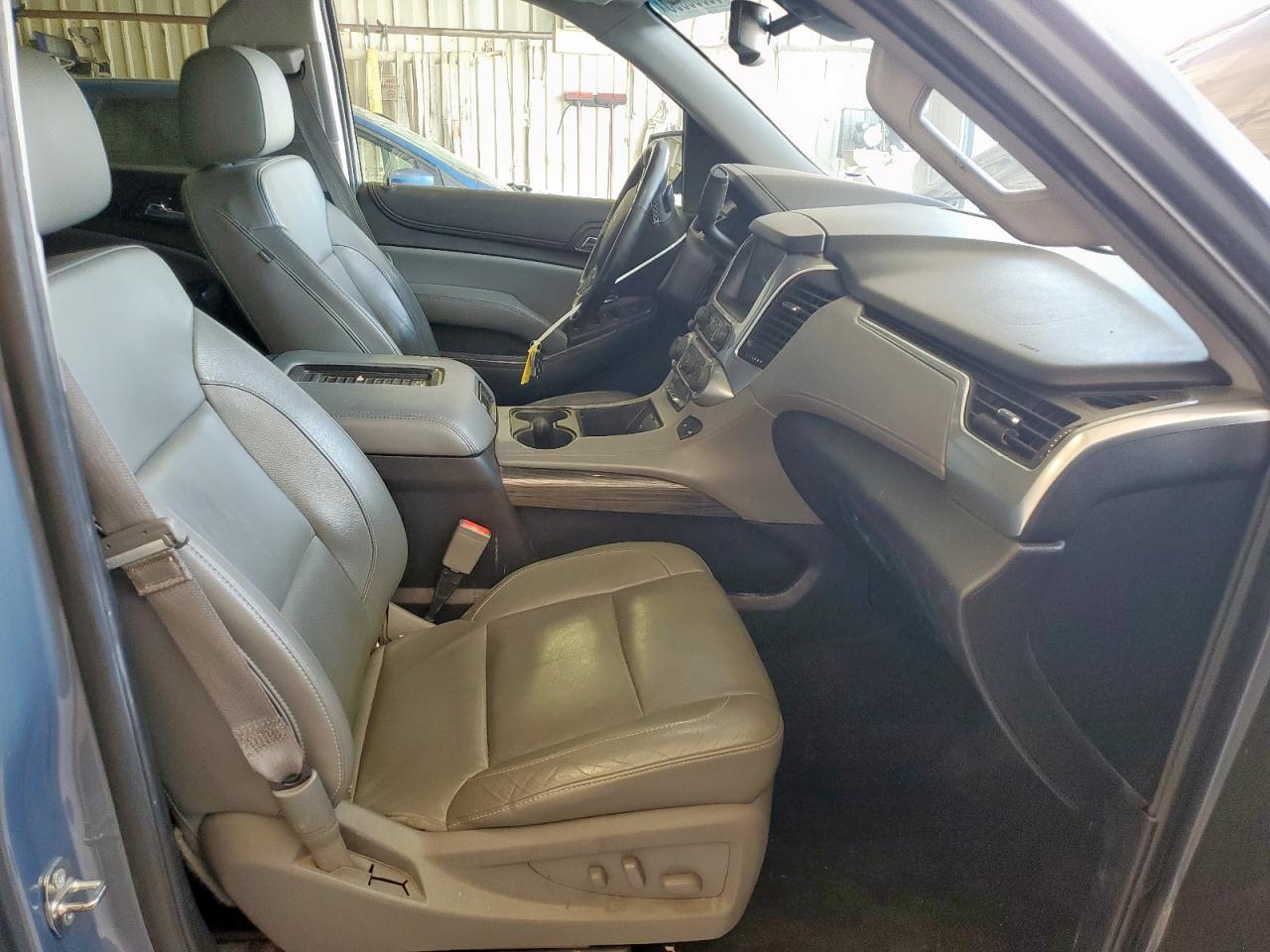 2016 CHEVROLET Suburban