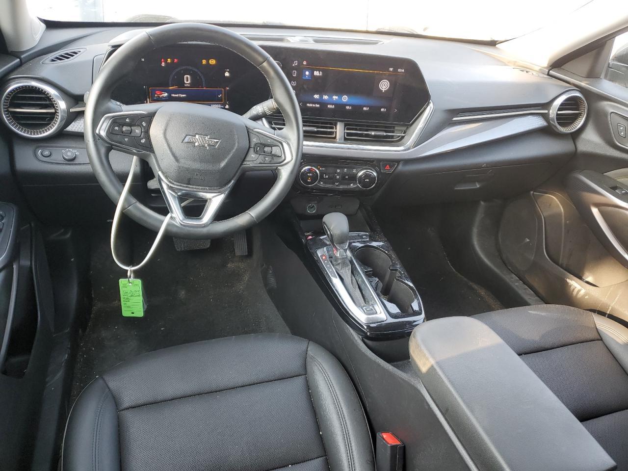 2025 CHEVROLET TRAX