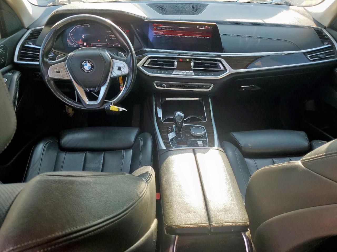 2021 BMW X7