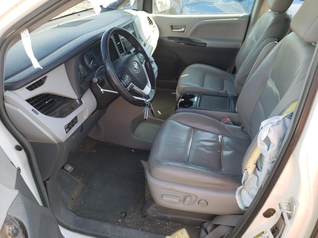 2015 TOYOTA SIENNA