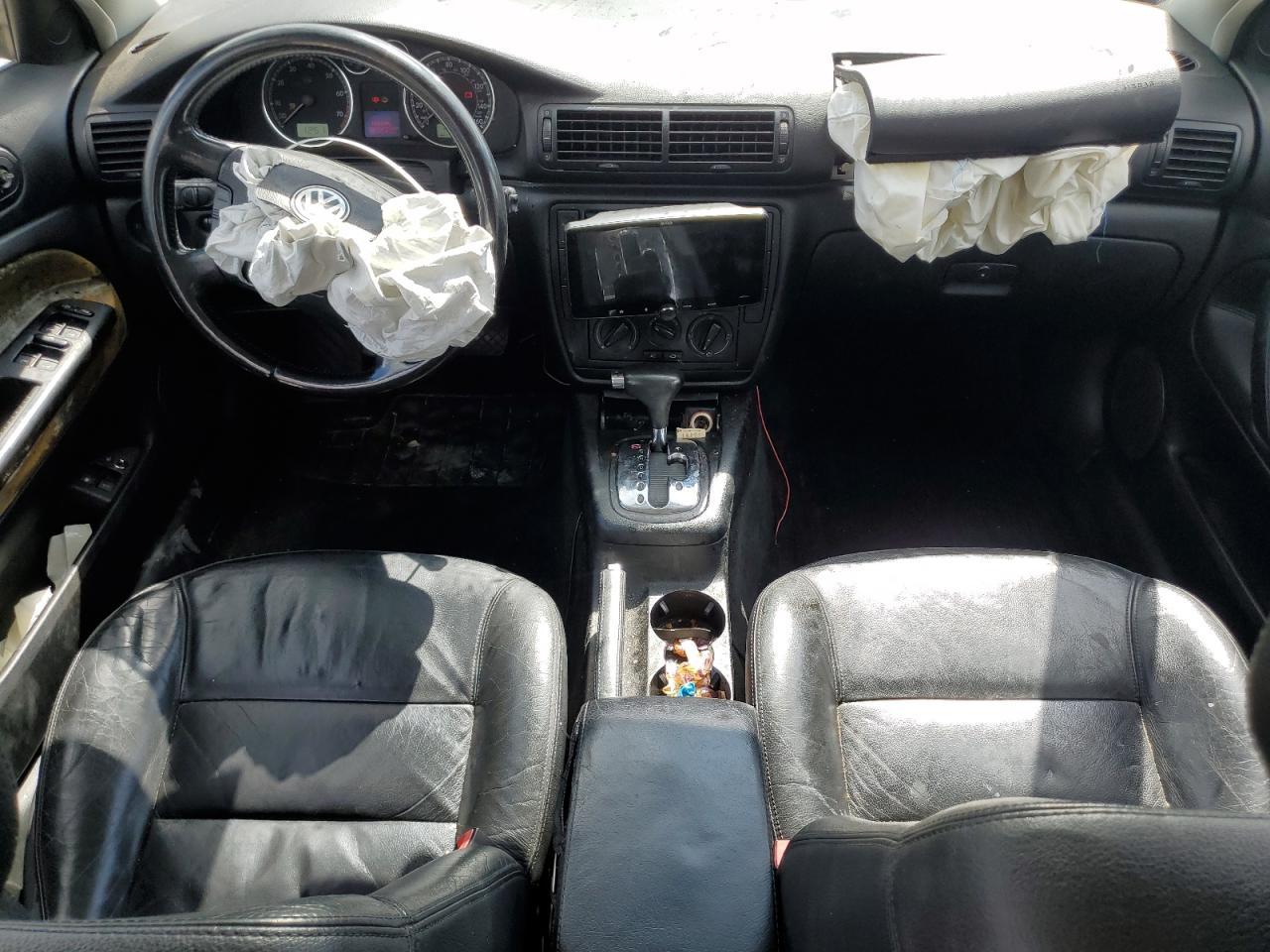 2003 VOLKSWAGEN Passat