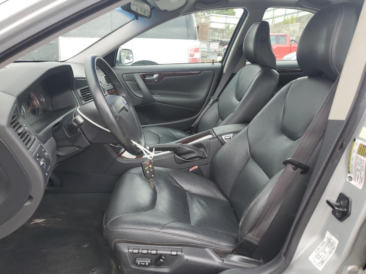 2005 VOLVO S60