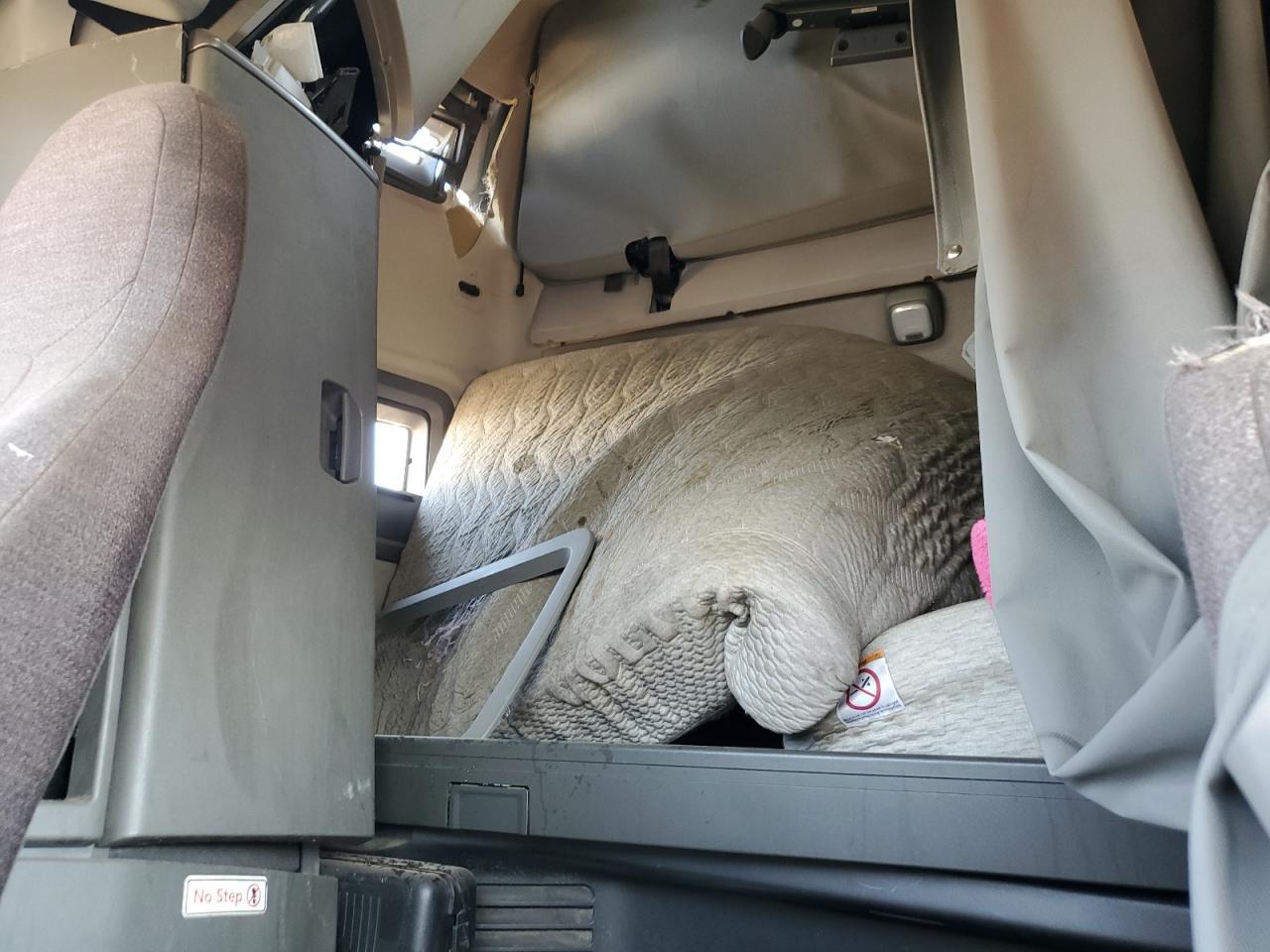 2019 VOLVO VNL