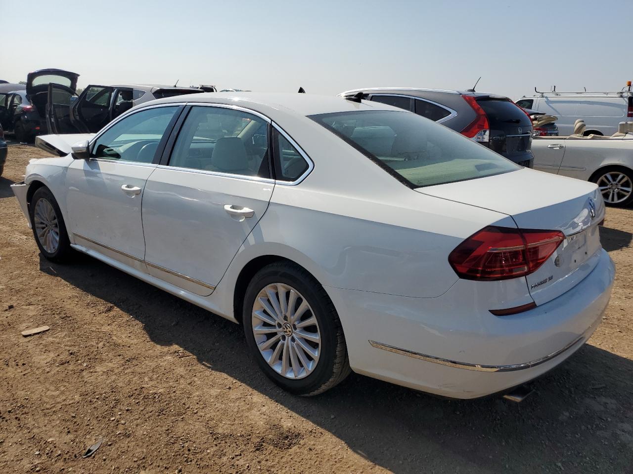 2016 VOLKSWAGEN Passat