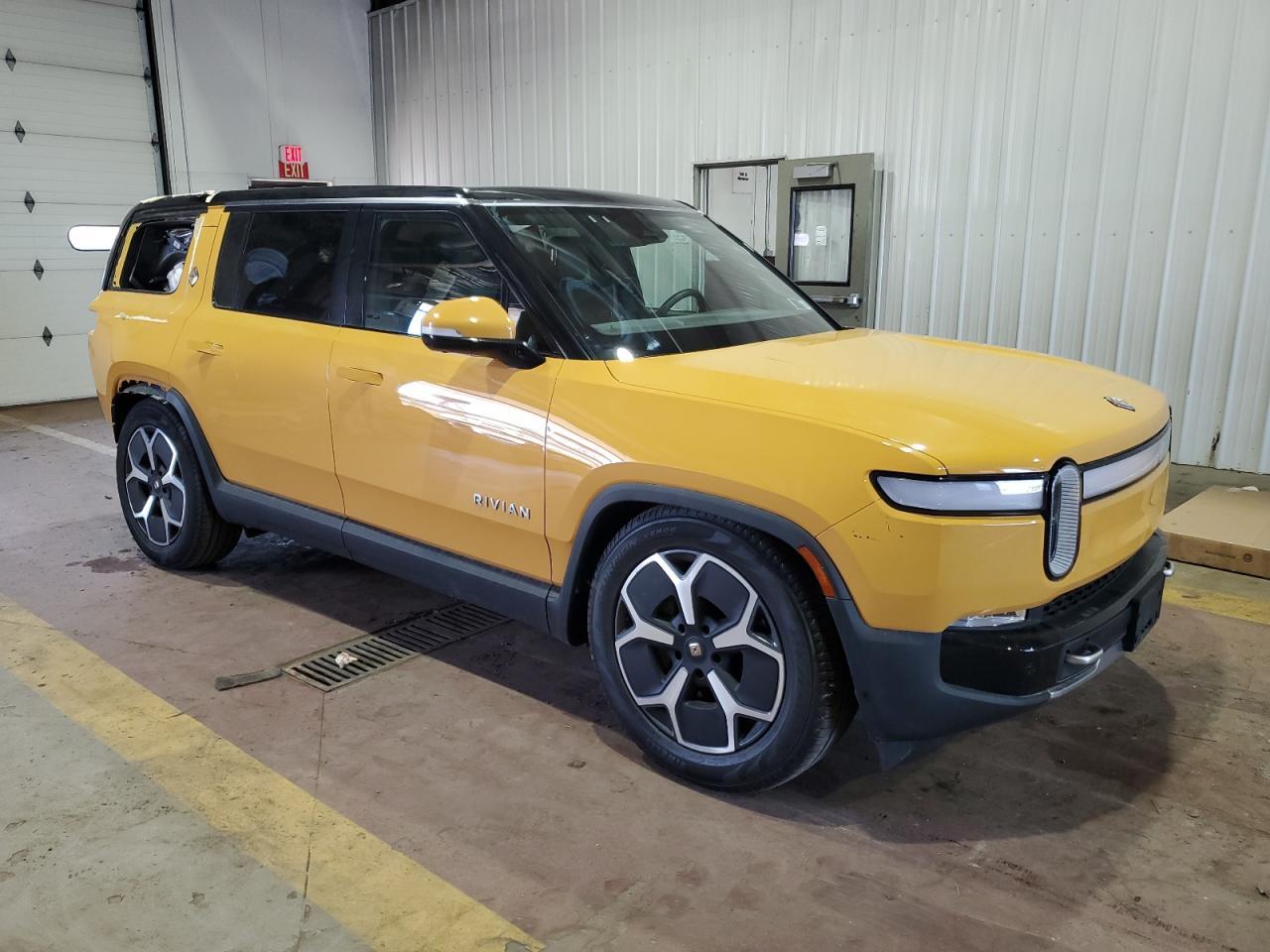 2023 RIVIAN R1s