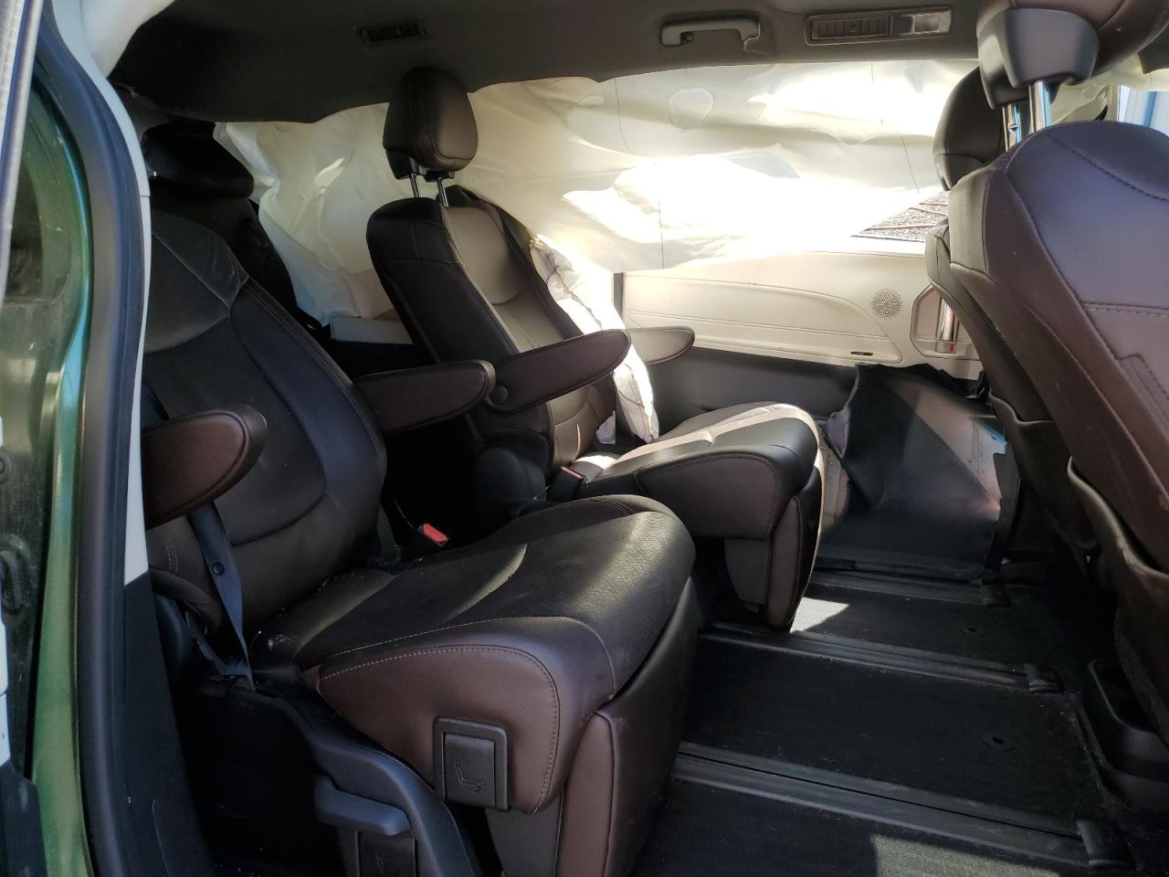 2021 TOYOTA SIENNA