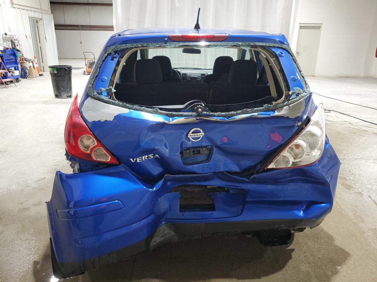 2011 NISSAN VERSA