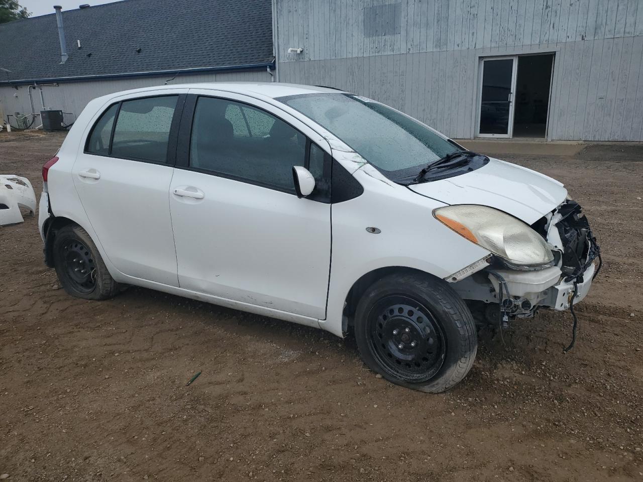 2011 TOYOTA YARIS