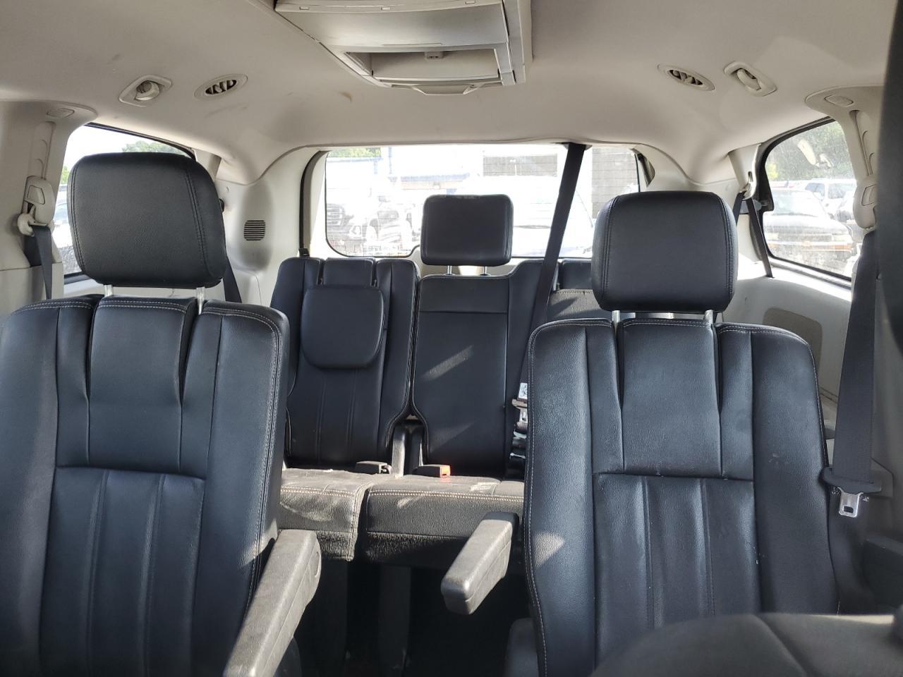 2015 CHRYSLER Town & Country