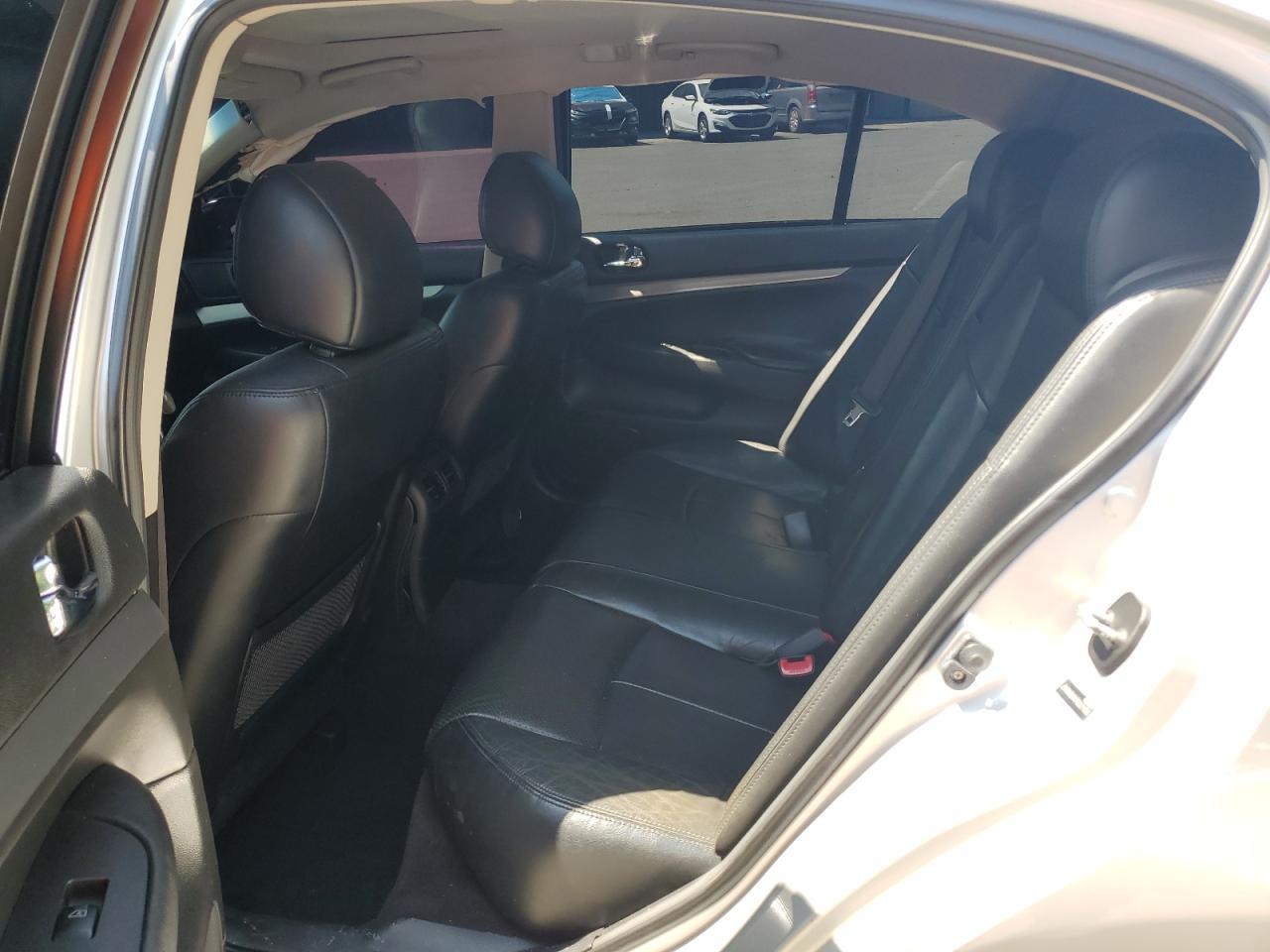 2015 INFINITI Q40