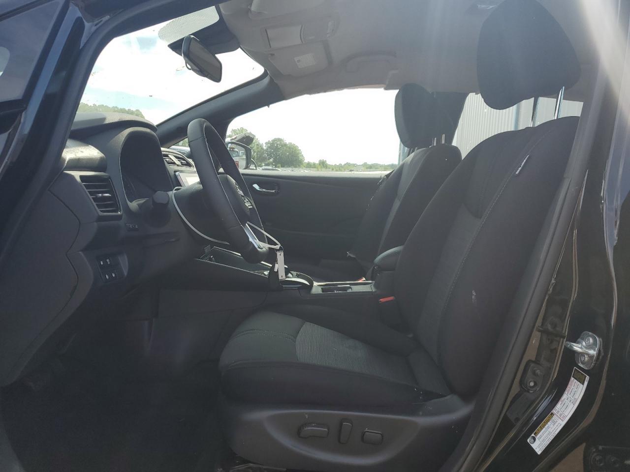 2025 NISSAN LEAF