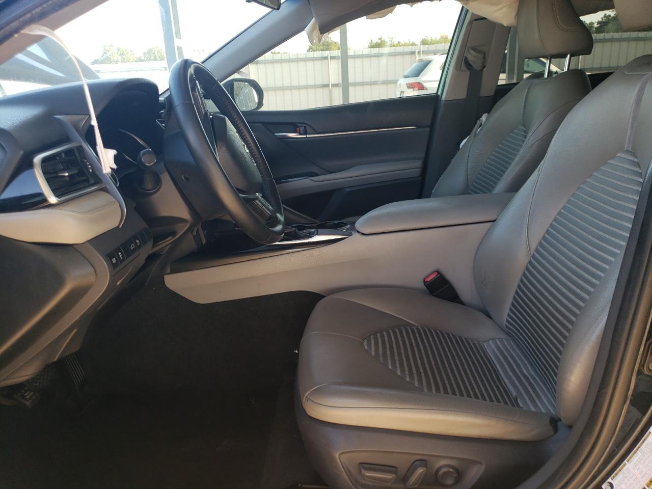 2018 TOYOTA CAMRY
