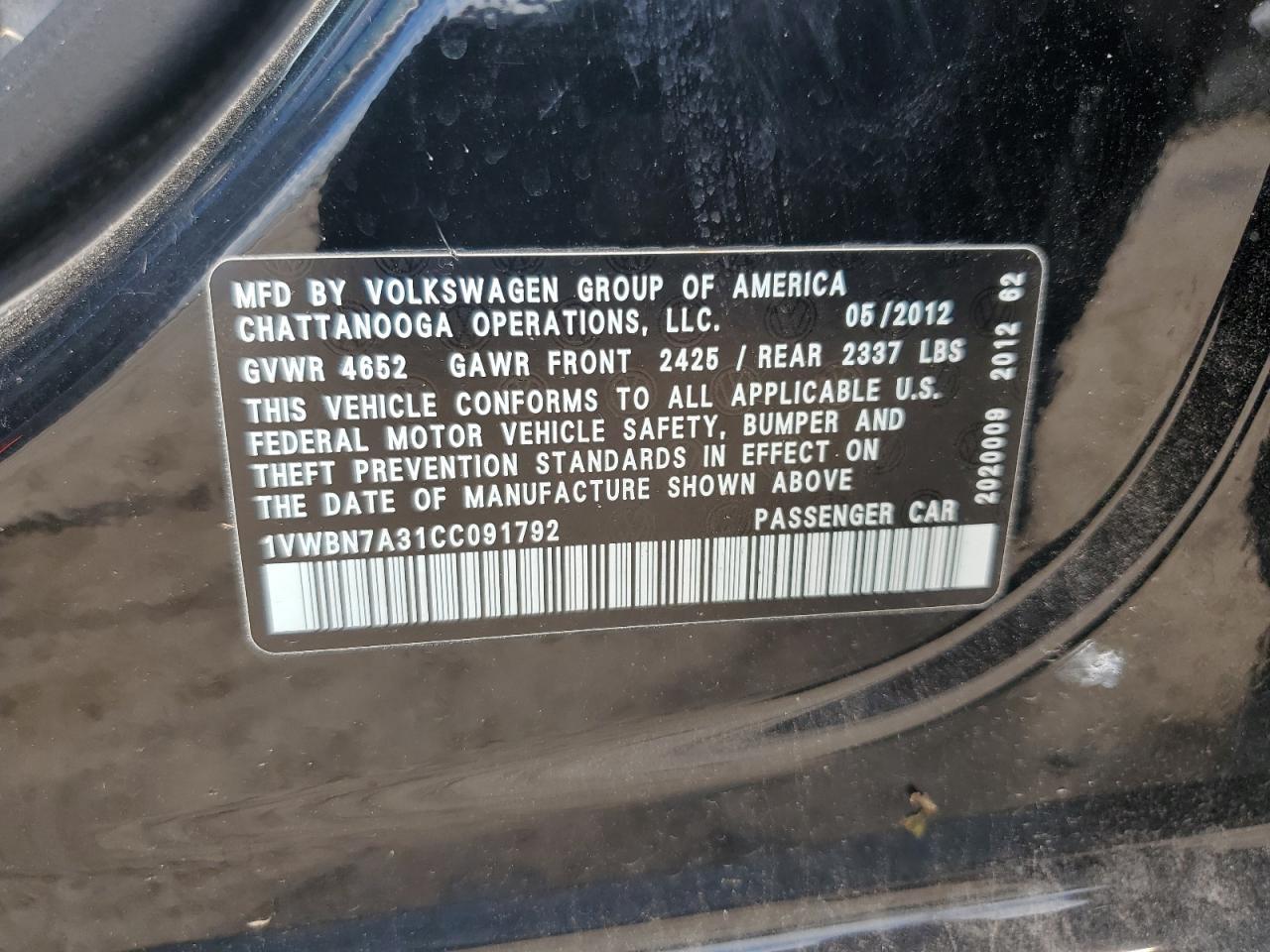 2012 VOLKSWAGEN Passat