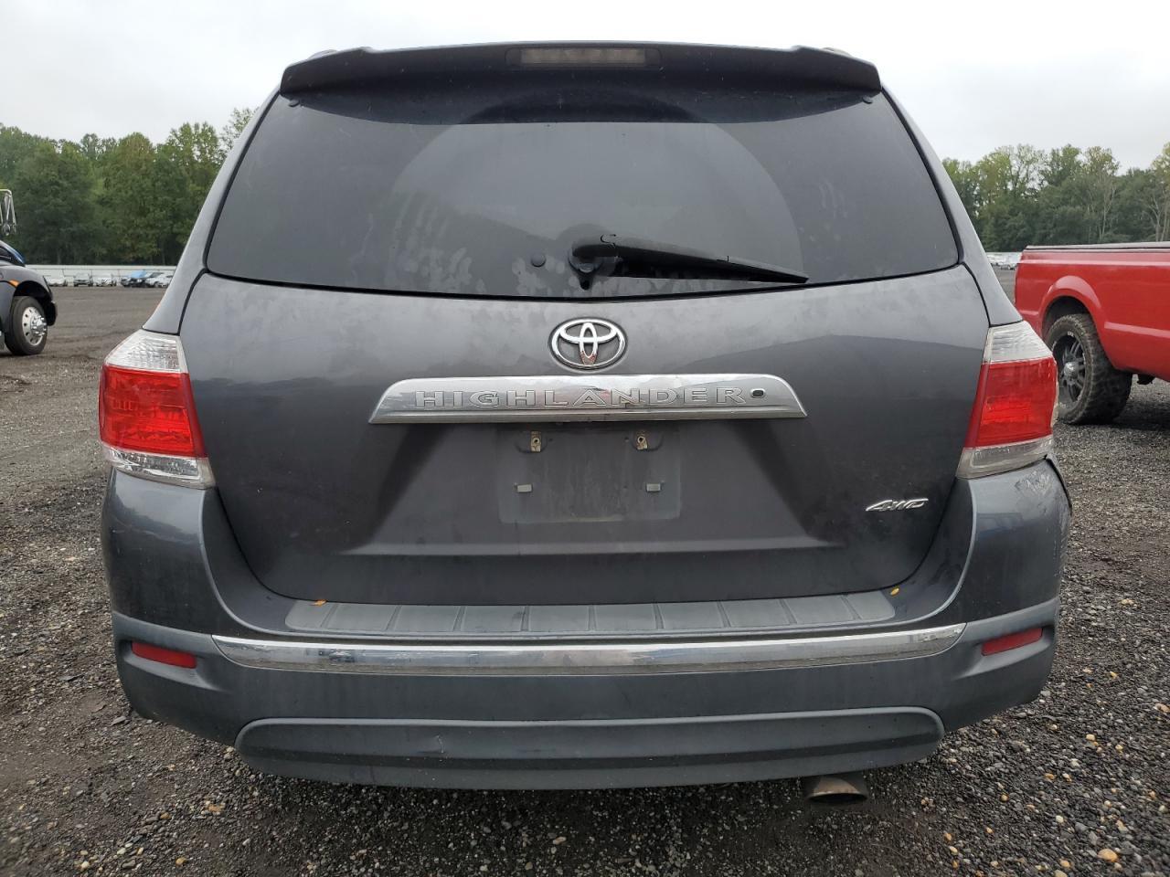 2011 TOYOTA HIGHLANDER