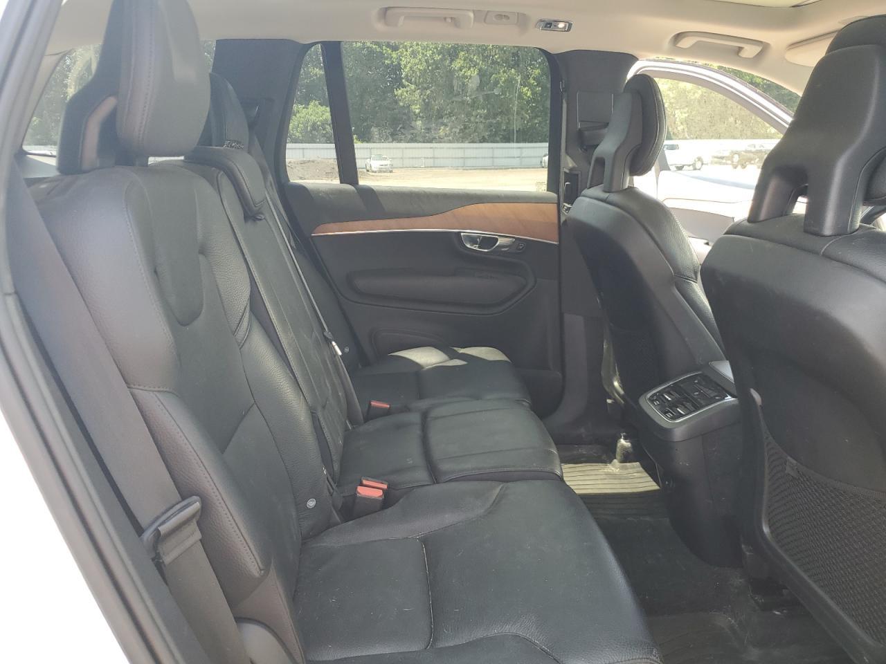 2021 VOLVO XC90