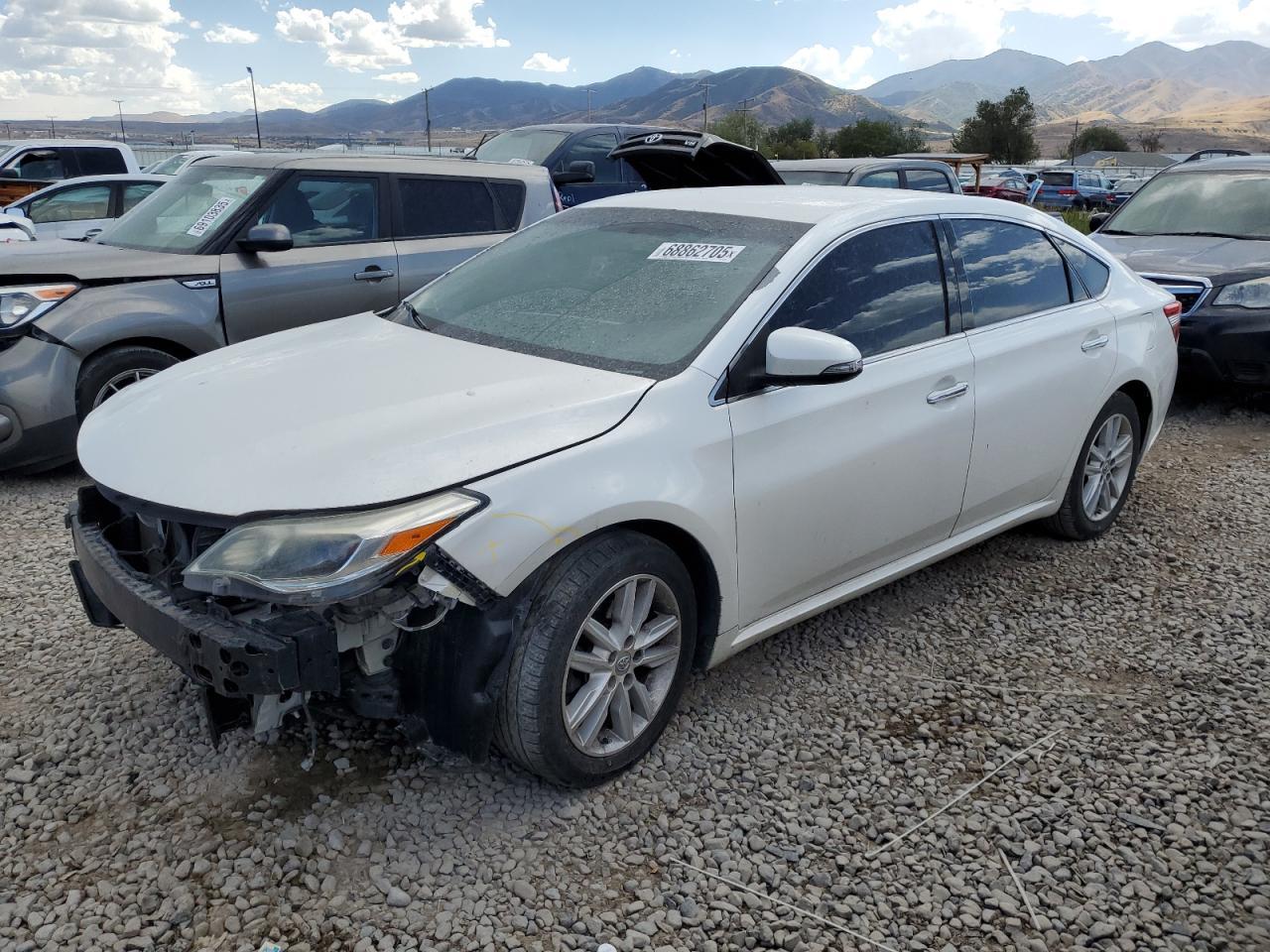 2015 TOYOTA Avalon