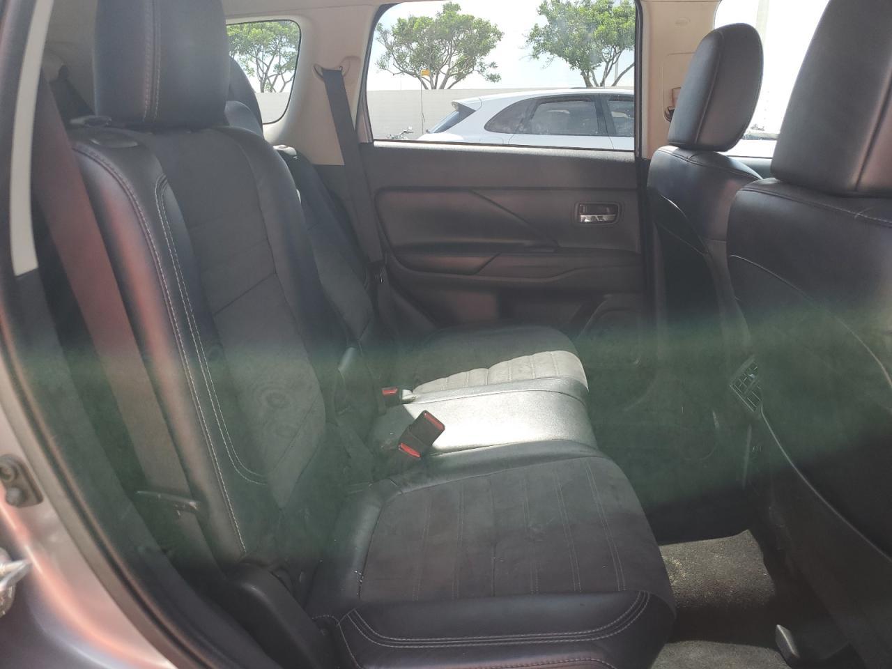 2019 MITSUBISHI outlander