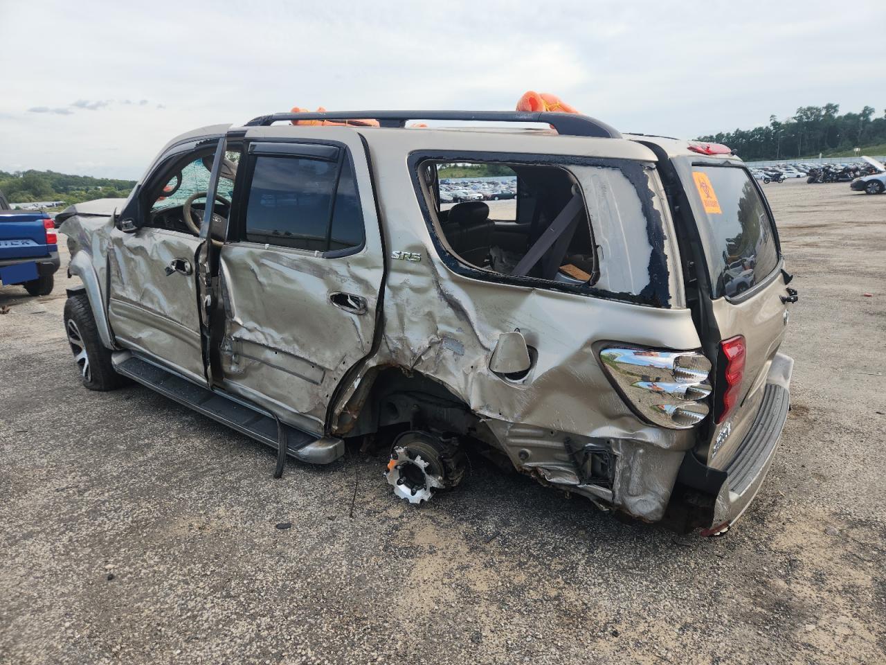 2004 TOYOTA Sequoia