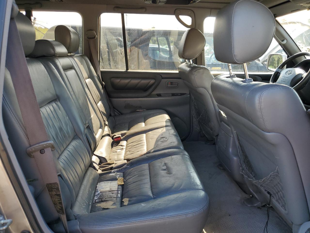 2001 TOYOTA LAND CRUISER