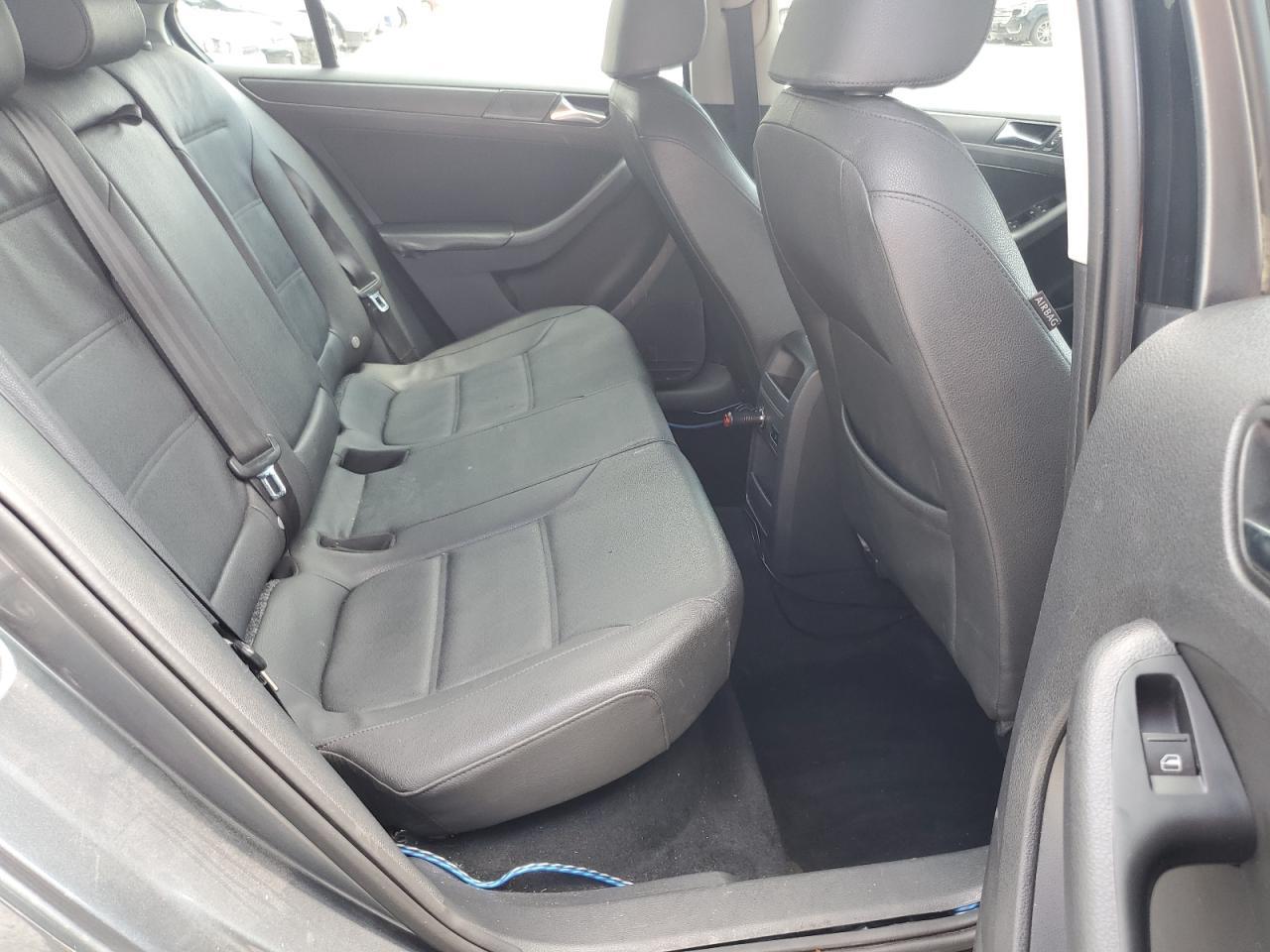 2011 VOLKSWAGEN JETTA