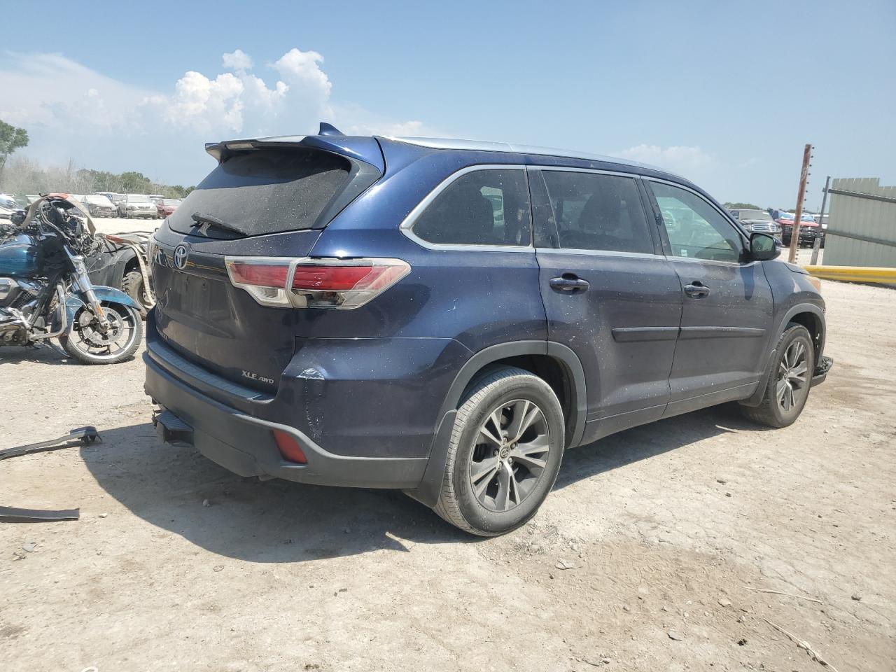 2016 TOYOTA HIGHLANDER