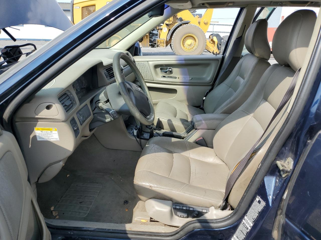 1999 VOLVO V70