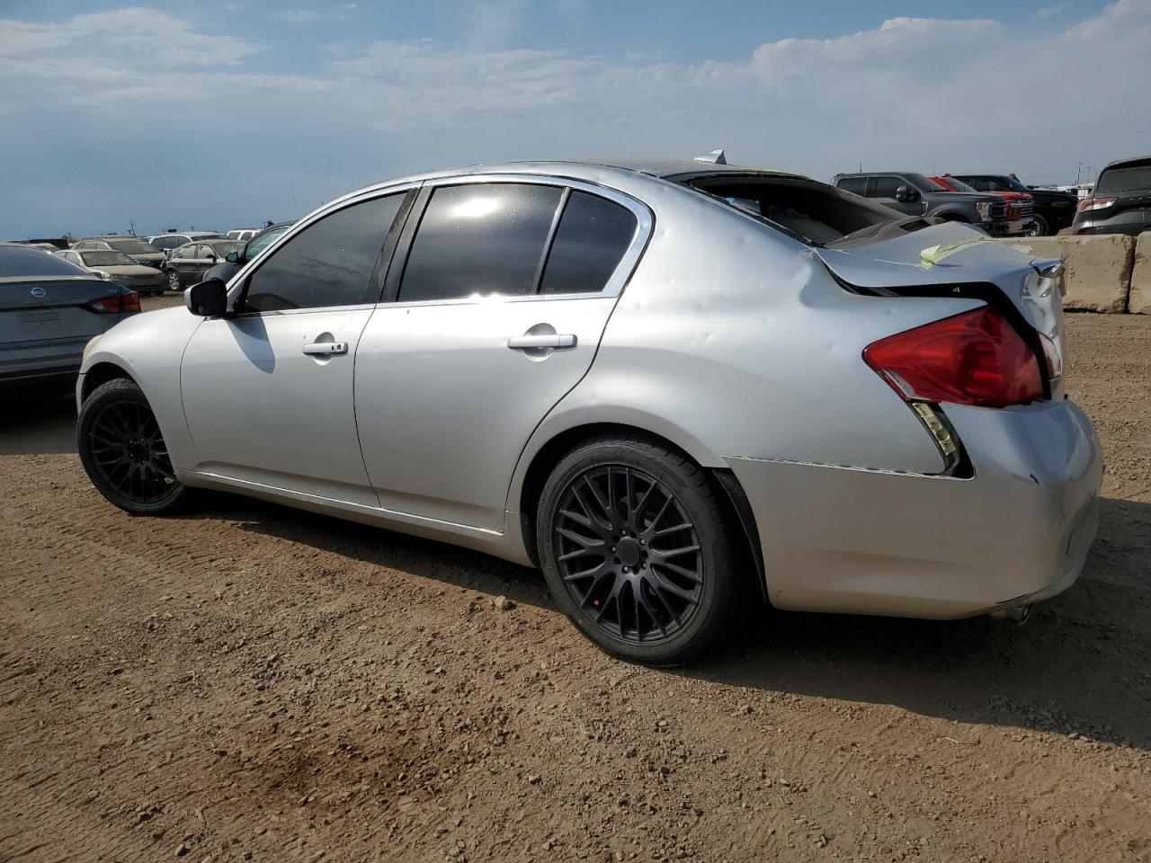 2011 INFINITI G37