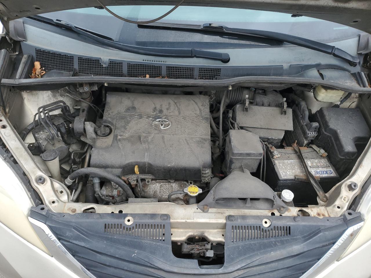2015 TOYOTA SIENNA