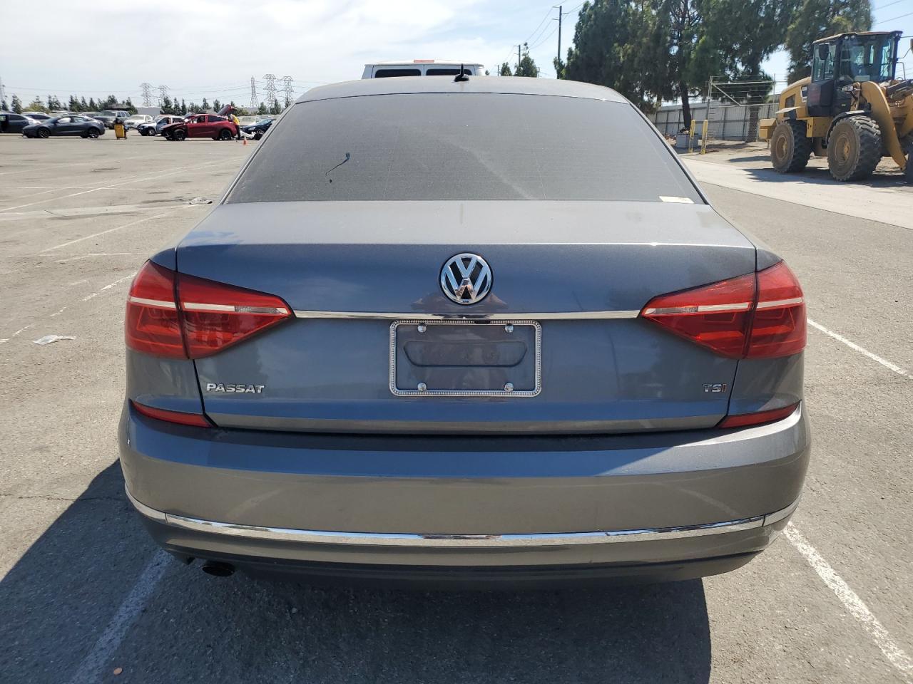 2016 VOLKSWAGEN Passat