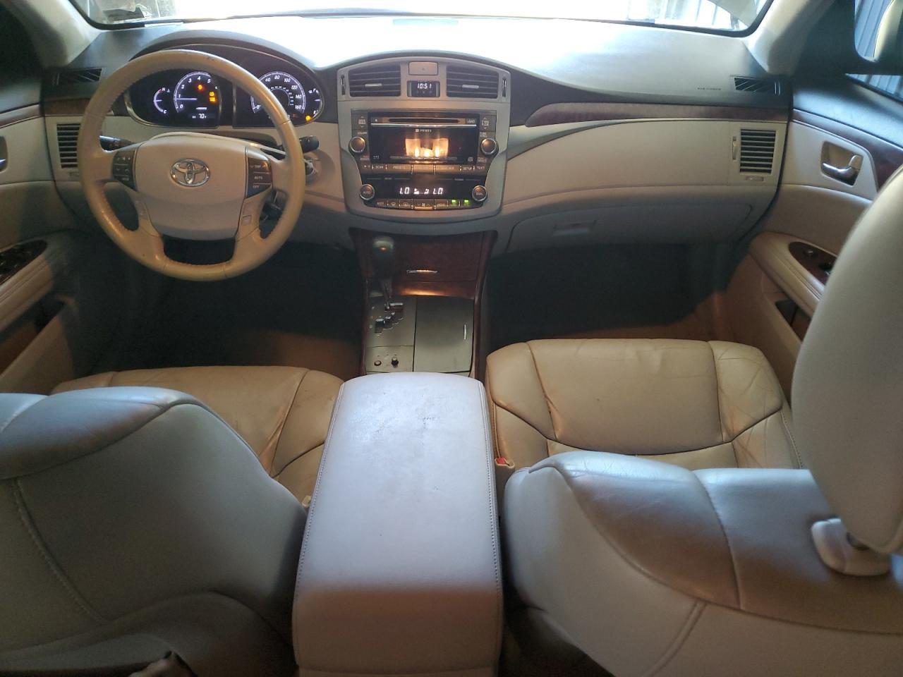 2011 TOYOTA Avalon