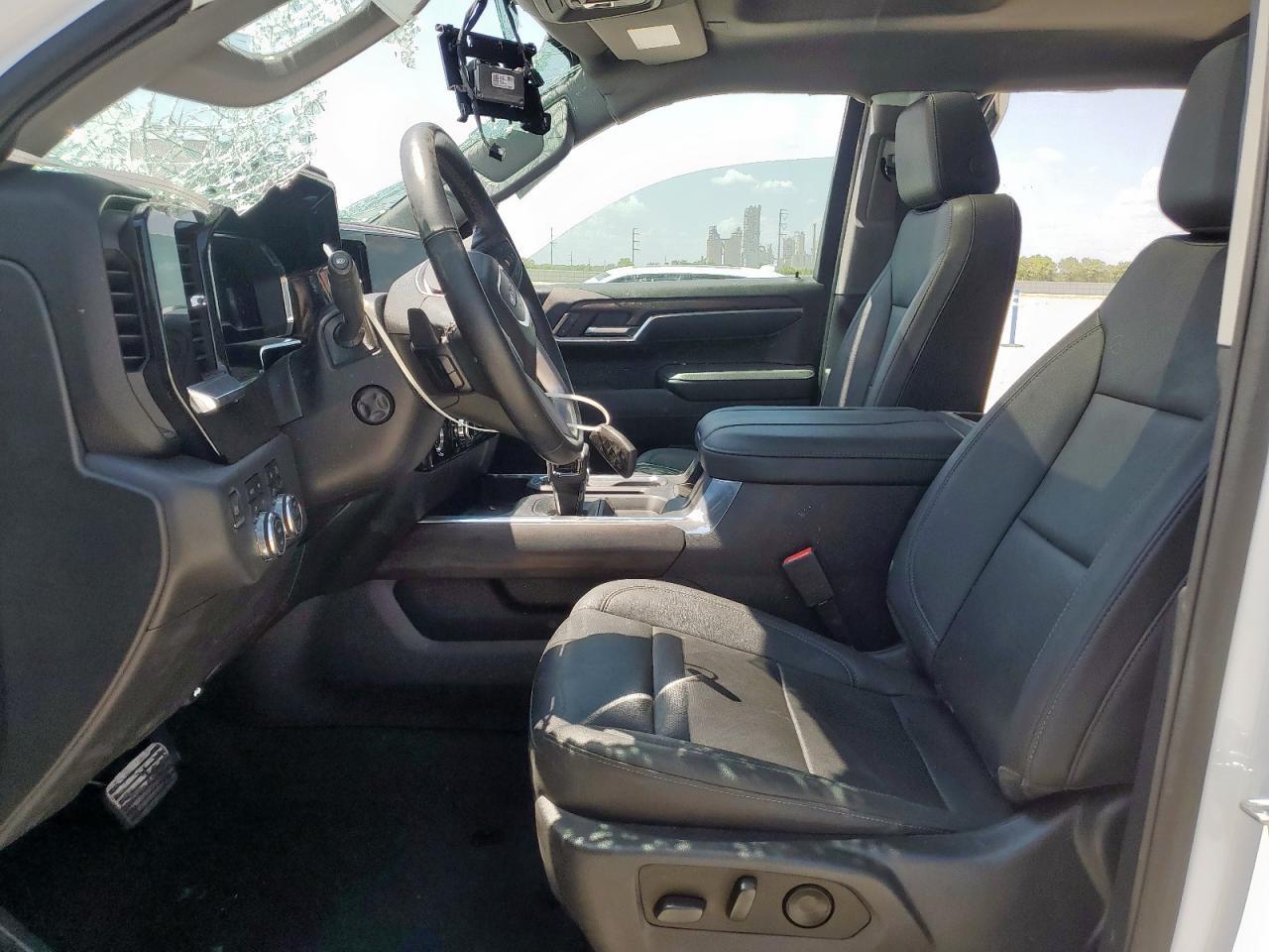 2023 GMC Sierra